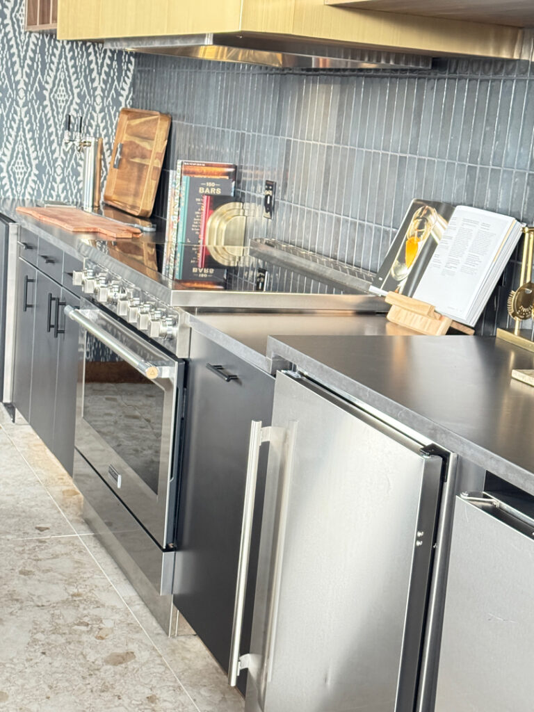An image of clean kitchen countertops